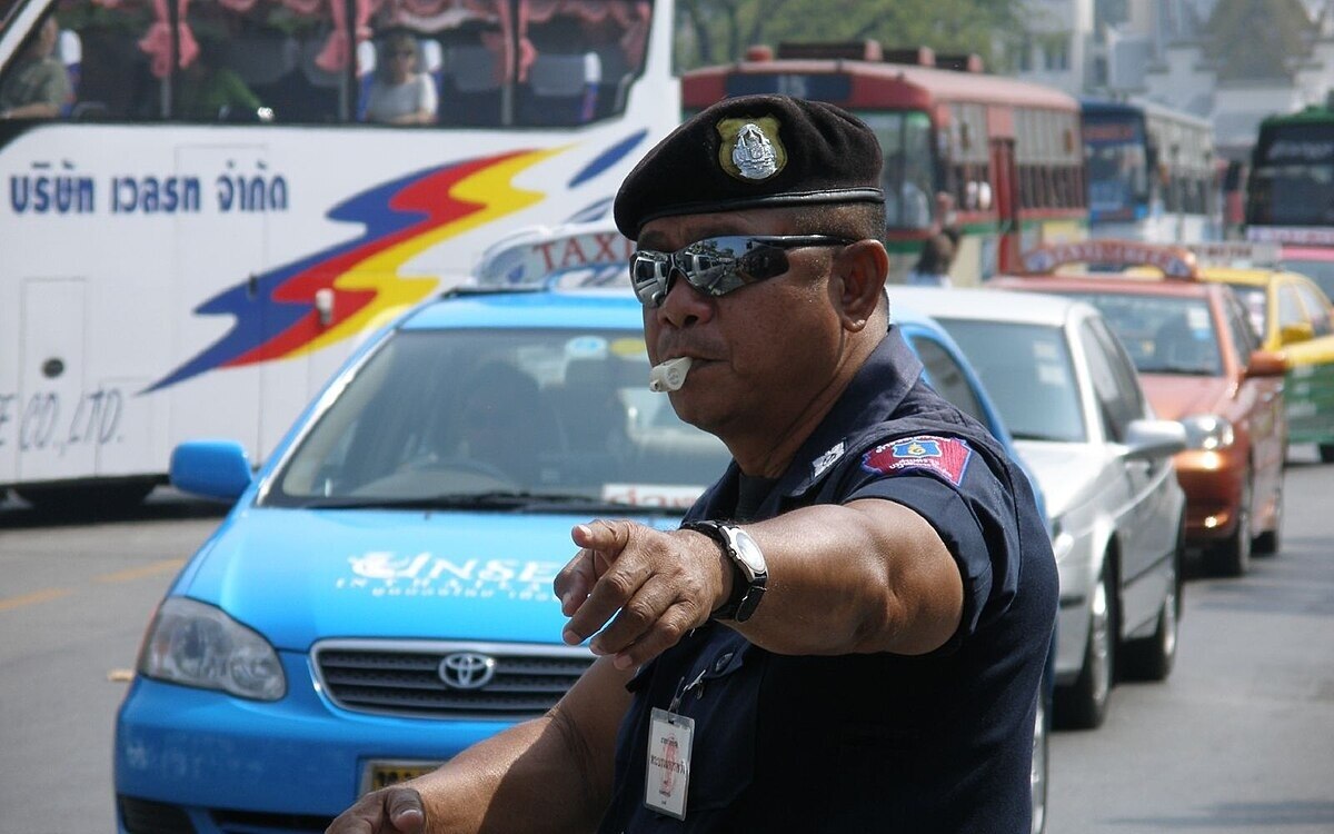 Enthüllung um Bestechung: Achtzehn Verkehrspolizisten in Udon Thani suspendiert