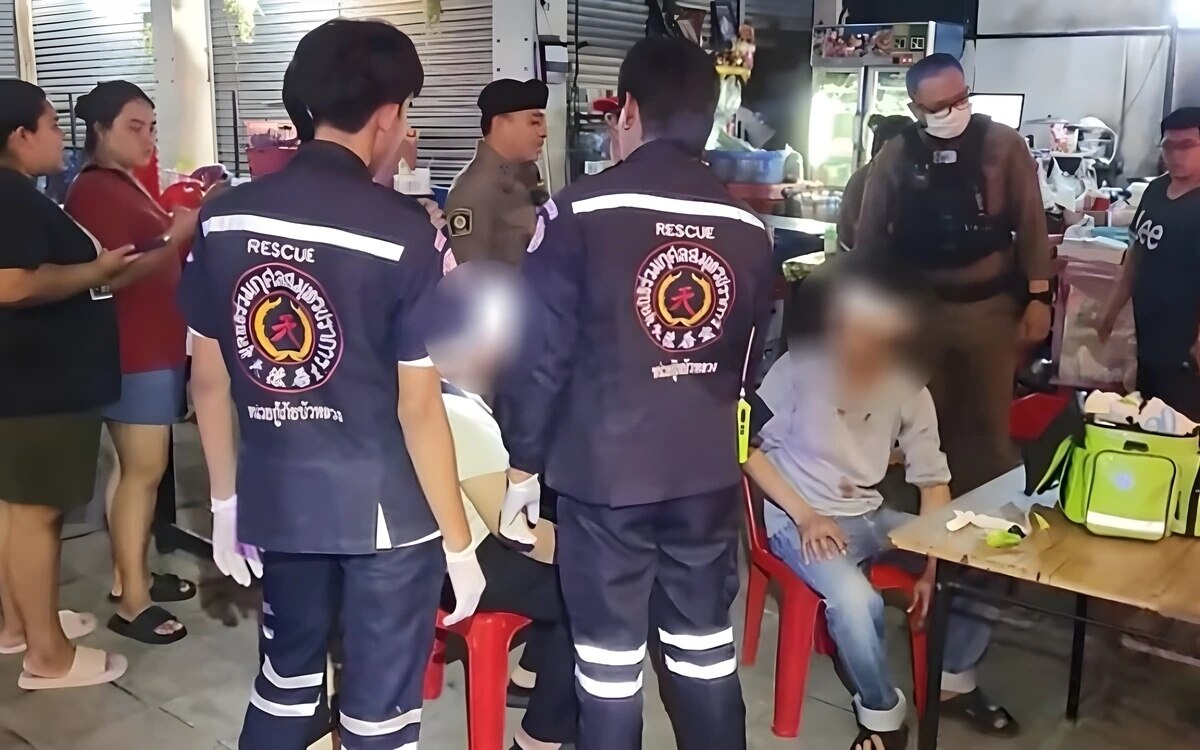 Essenslieferant greift strassenverkaeufer nach hitzigem streit in samut prakan an verletzte und