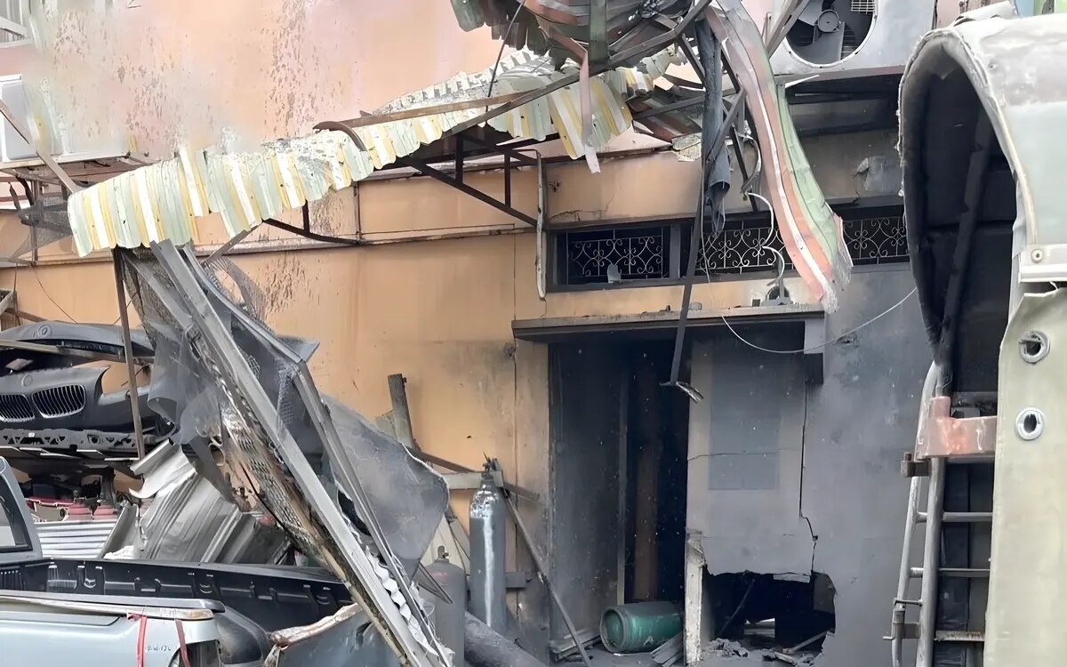 Explosion eines sauerstofftanks in bangkok toetet einen menschen und verwuestet ein haus