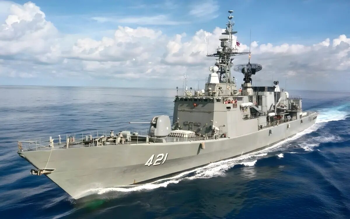 Fregatte htms naresuan der thailaendischen marine erleidet 100 millionen baht schaden bei kollision