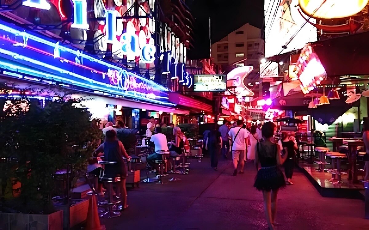 Geheimnisse der go go bars in bangkok tipps zur vermeidung von betruegereien fuer den nachtleben