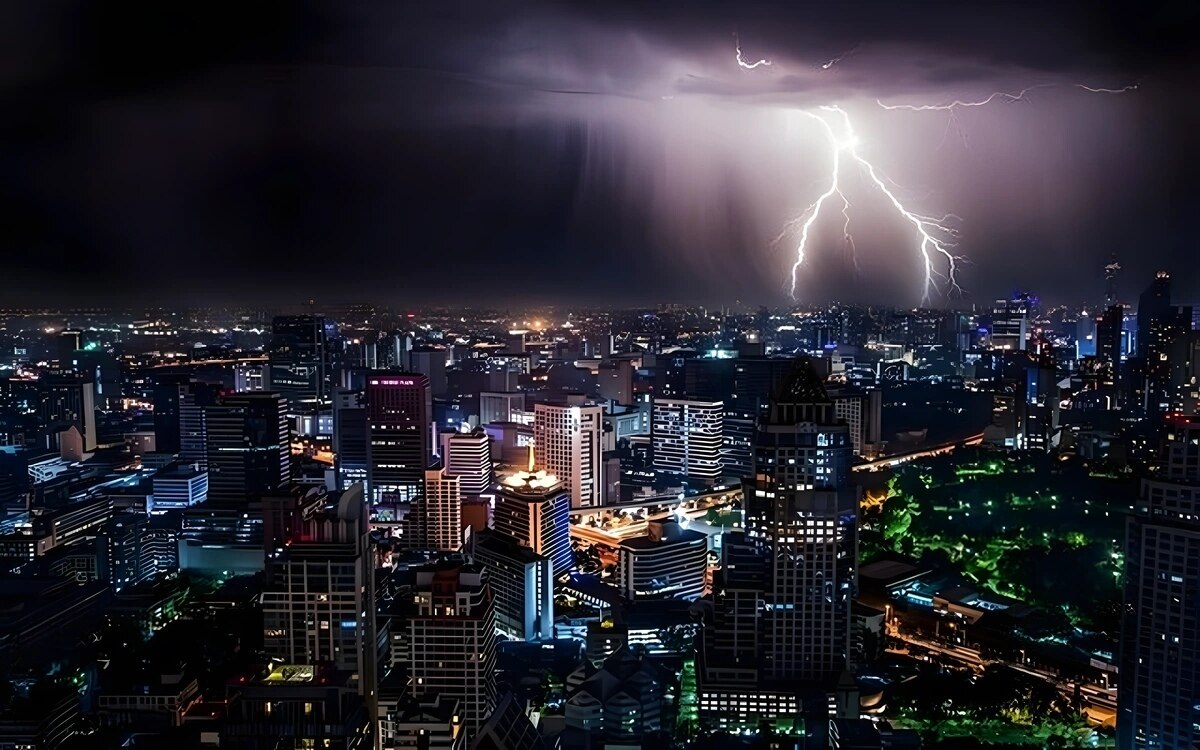 Gewitter und starker regen fuer 50 thailaendische provinzen vorhergesagt ziehen sie sich wetterfest