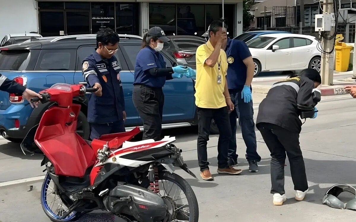 Grauenhafte tragoedie motorradfahrer stirbt bei ueberholmanoever in nonthaburi