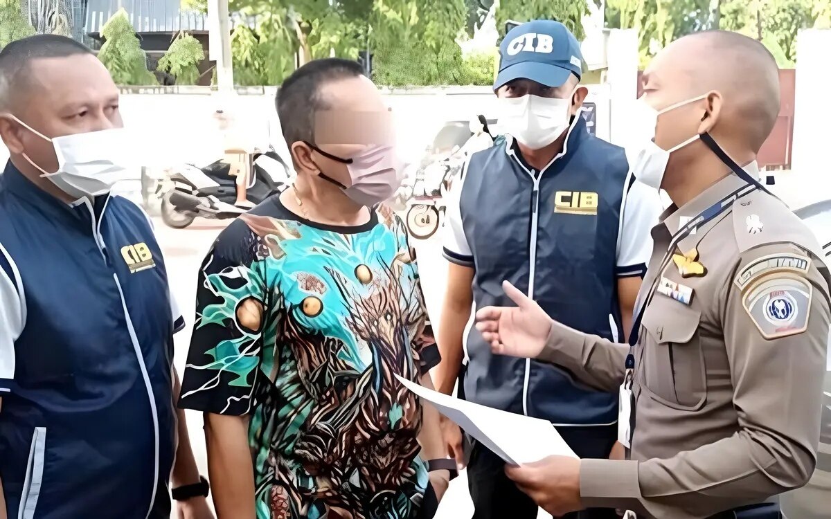 Haie kredithai in nonthaburi festgenommen der von einem kreditnehmer mit einem jaehrlichen zinssatz