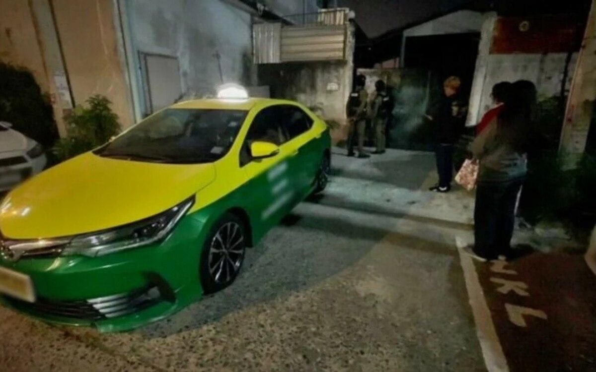 Heftiger taxi streit in ayutthaya passagier weigert sich vollen fahrpreis zu zahlen video