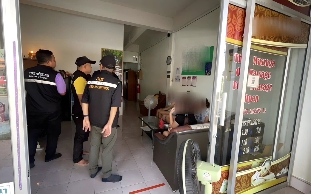 Immigration bureau razzia gegen illegale masseurinnen auslaender verhaftet und thailaender