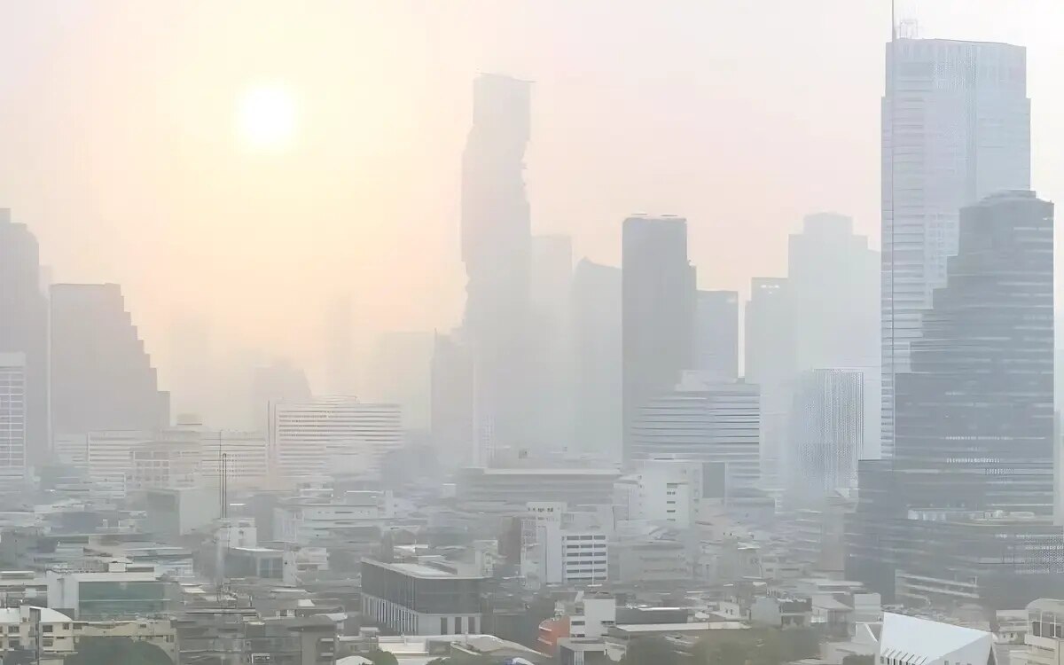 In bangkok sinken die pm2 5 werte aber 41 gebiete ueberschreiten immer noch die norm es gilt