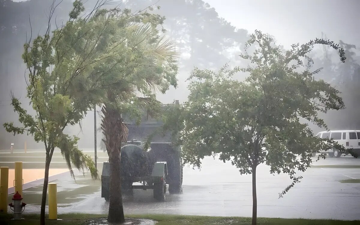 In pattaya und der oestlichen region wird heftiger regen erwartet in bangkok werden gewitter