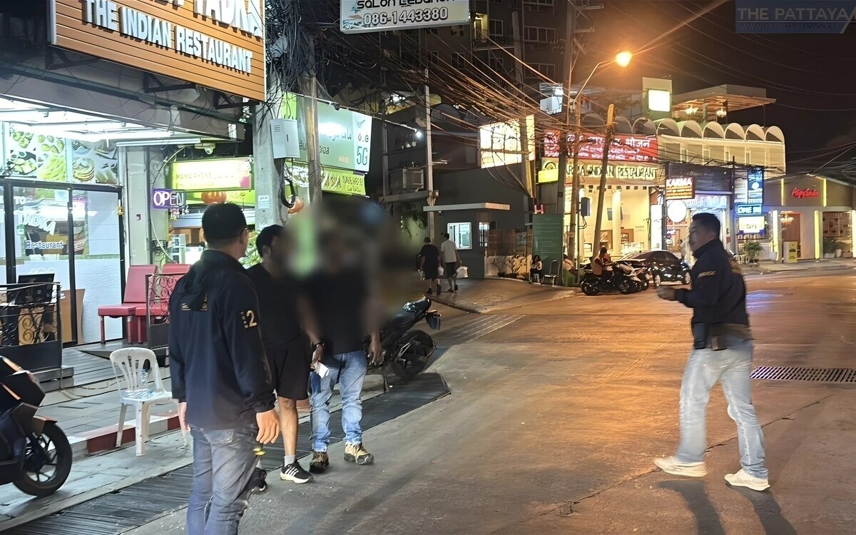 Indischer tourist in pattaya auslaendischer dieb hat meine goldkette im wert von 210 000 baht bei