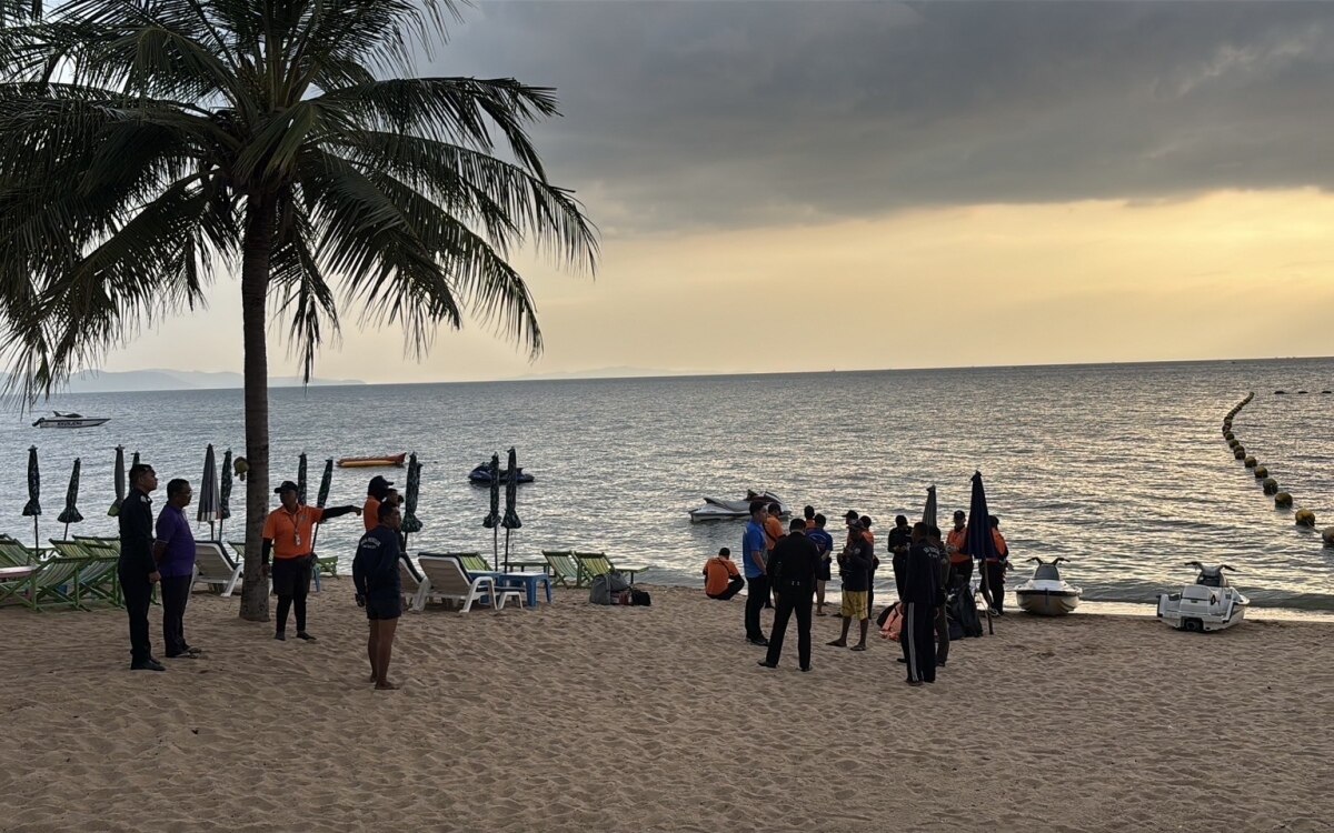 Jomtien beach rettungskraefte kaempfen um leben eines aelteren mannes doch der kampf bleibt