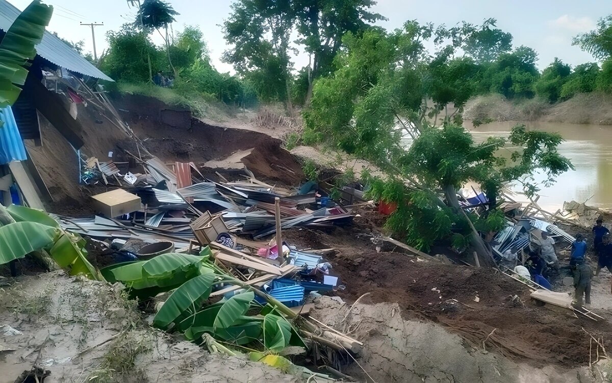 Katastrophe in Sukhothai: Haus stürzt ein - Ein Toter und ein verschwundenes Kind!