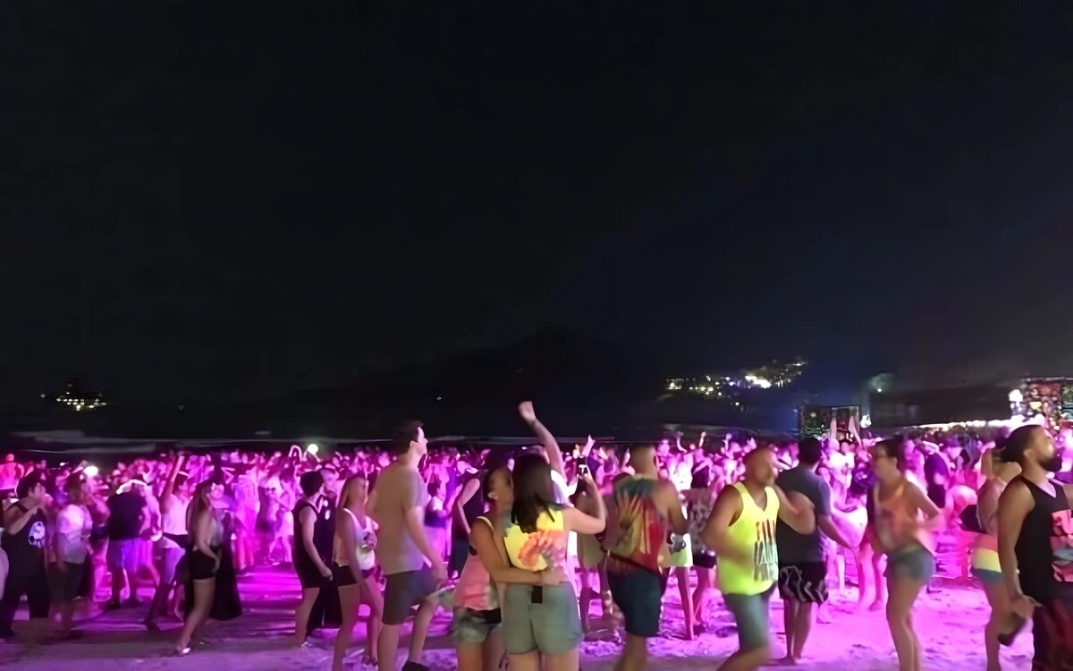 Koh phangans vollmondparty ein sicheres fest fuer 9 000 feiernde touristen