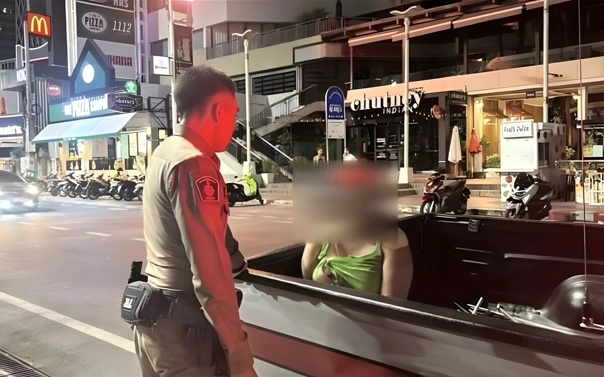 Krasse Situation am Strand von Pattaya: Transfrau führt Taxifahrer vor und verletzt ihn