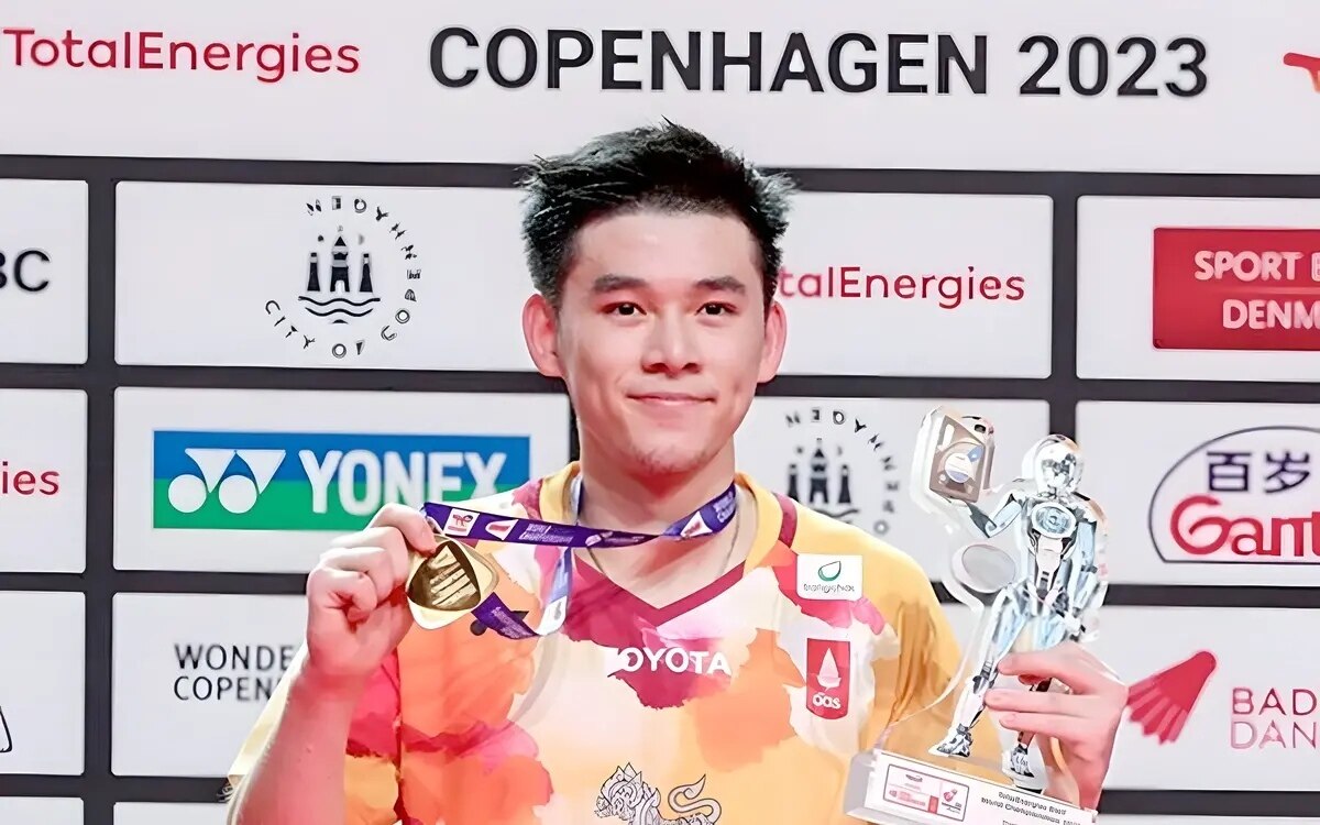 Kunlavut vitidsarn aus thailand ist badminton weltmeister fotos