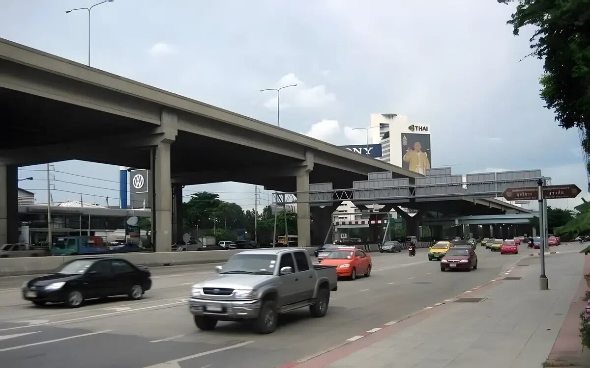 Mautstreit in Bangkok: Demokraten verhindern 30-jährige Konzessionsverlängerung