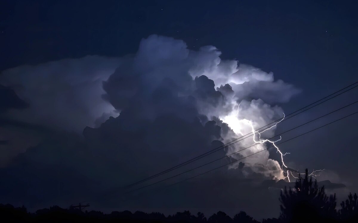 Monsunregen trifft 44 thailändische Provinzen, schwere Regenfälle erwartet - Keine Entspannung in Sicht