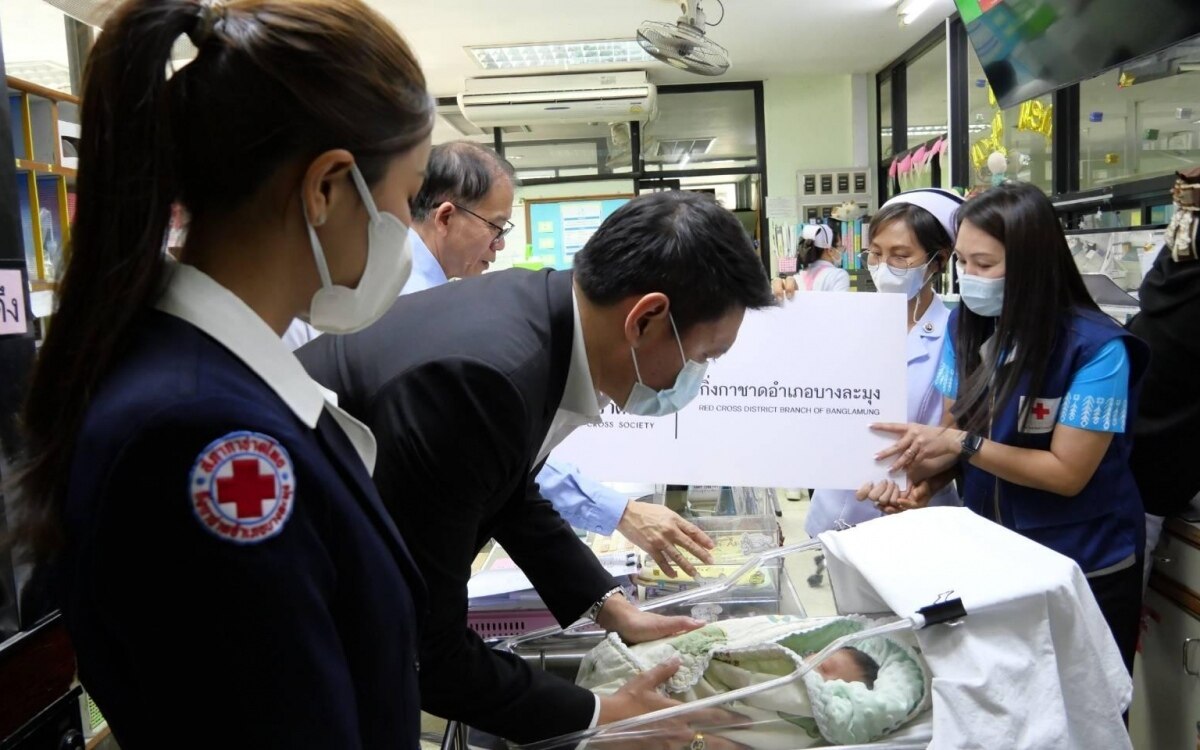 Neugeborenes im krankenhaus pattaya entdeckt mutter hinterlaesst baby unbemerkt vor kreissahl