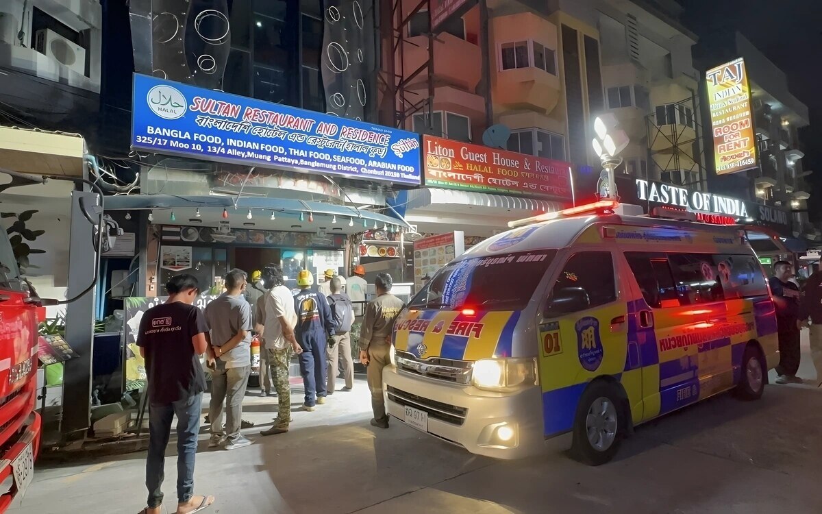 Pattaya grossbrand im sultan indian restaurant haelt touristen in atem