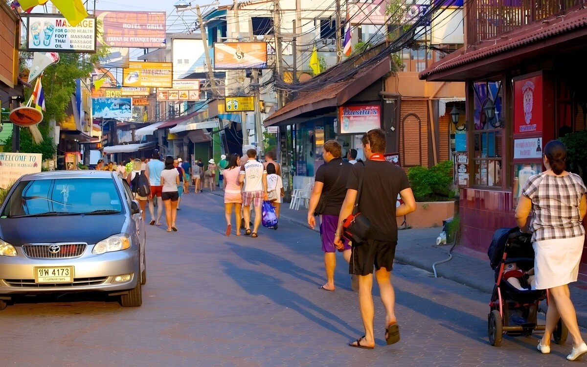 Pattaya verbessert verkehrssituation einbahnstrassen und neue parkregelungen geplant