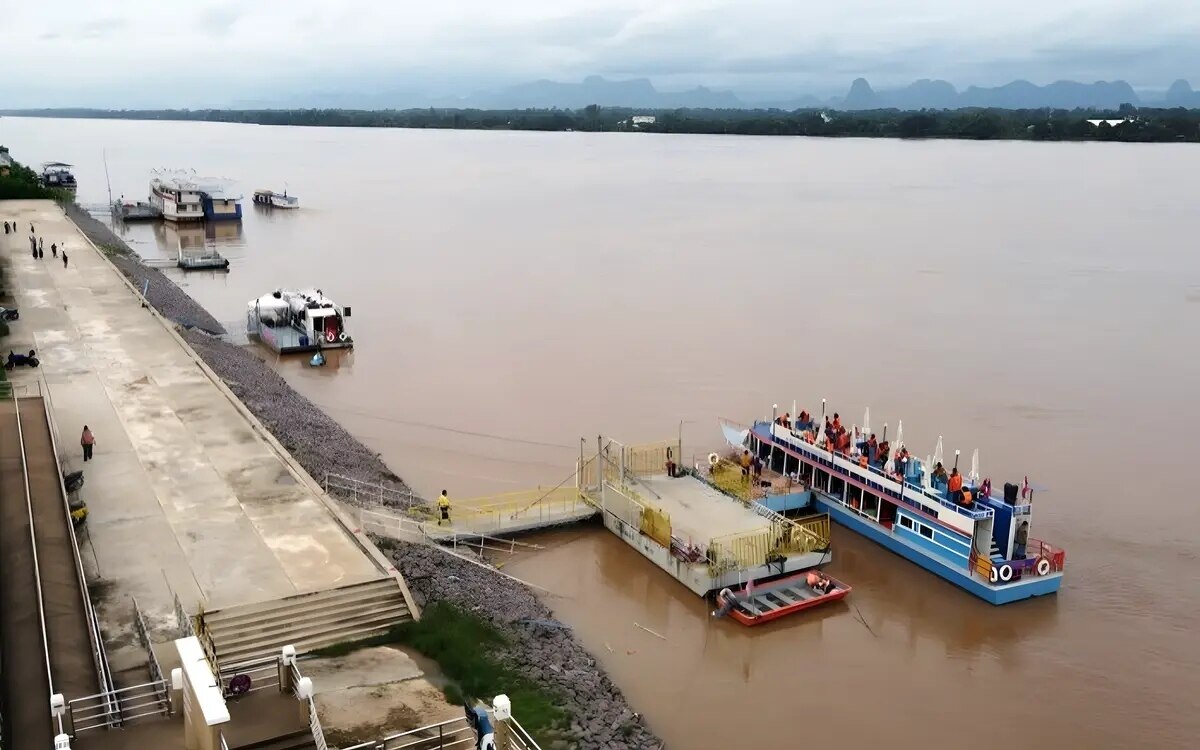 Pegel des mekong sinkt ueberschwemmte felder werden trockengelegt