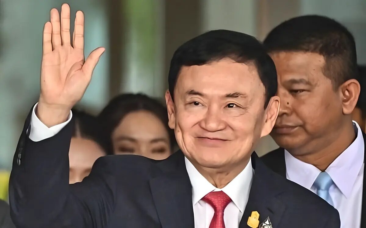 Petition beim premierminister eingereicht damit thaksin ins gefaengnis zurueckgebracht wird