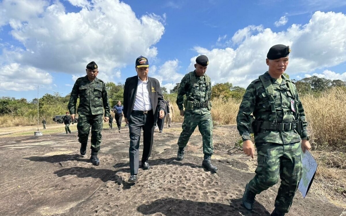 Pheu thai abgeordnete draengen auf gespraeche ueber die wiedereroeffnung des preah vihear tempels