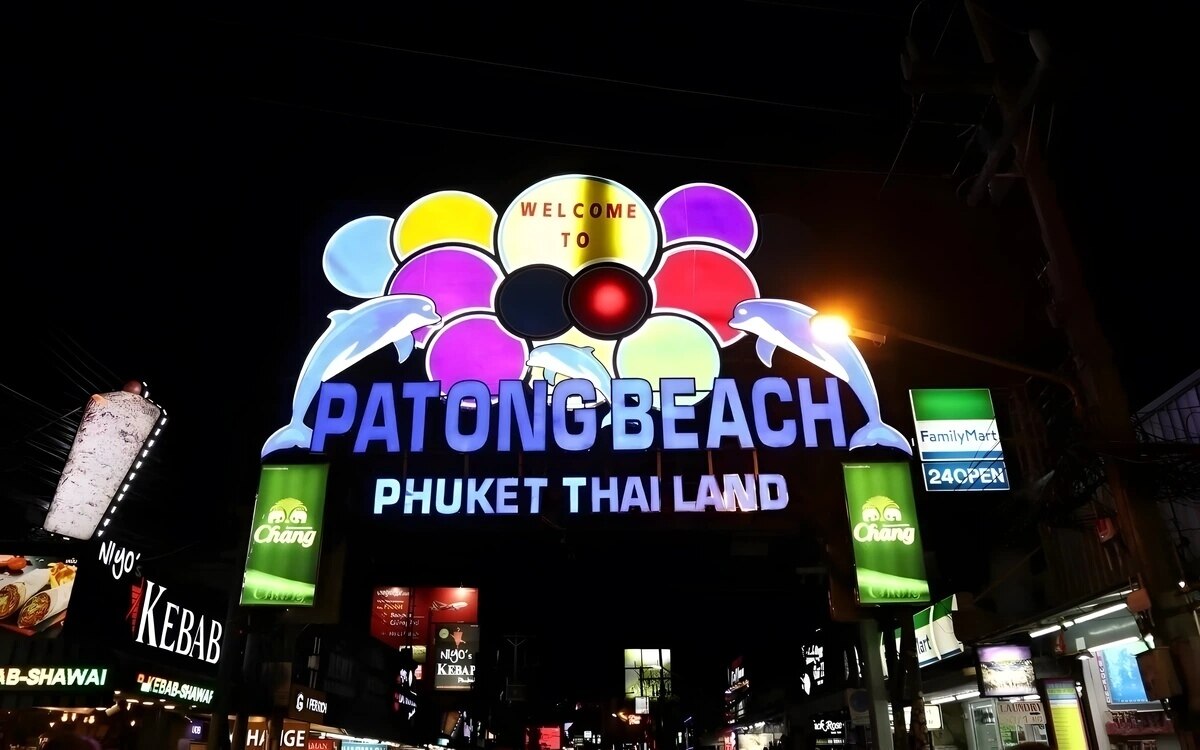 Phuket geschlechtermissverstaendnis fuehrt zu tumultartiger auseinandersetzung zwischen transfrau