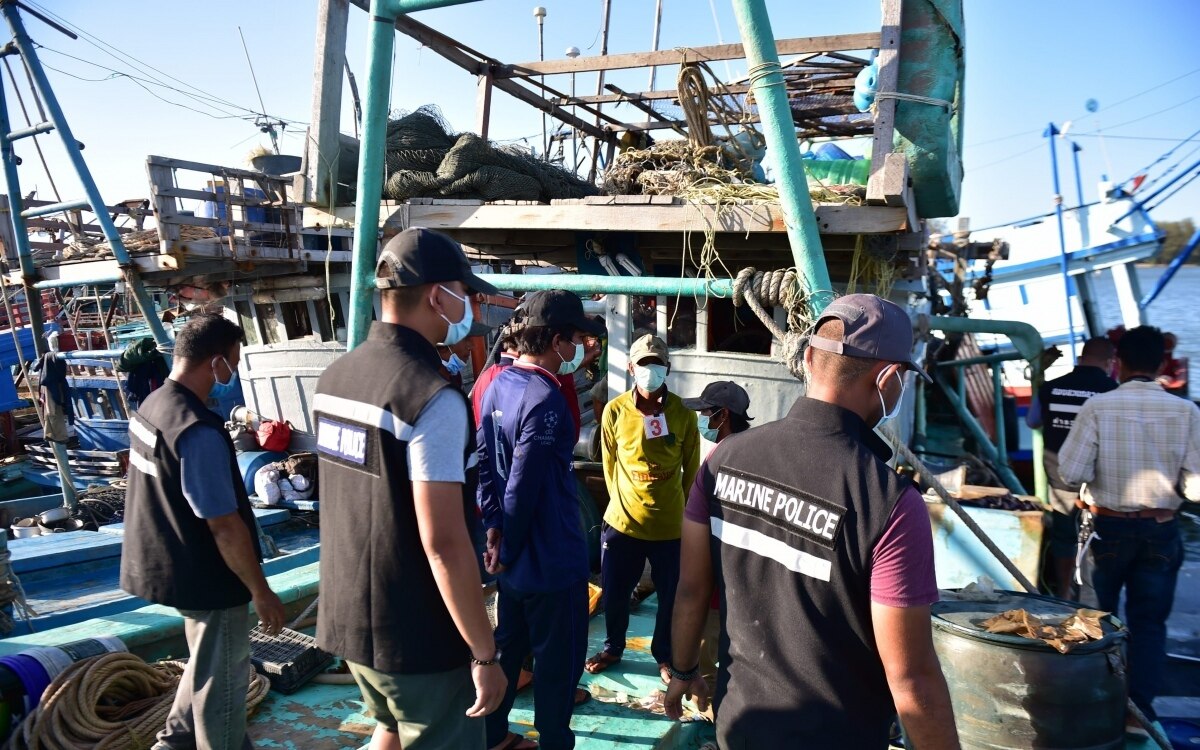 Phumtham steuert thailand mit dem vorgeschlagenen rueckgang der fischereibestimmungen in richtung