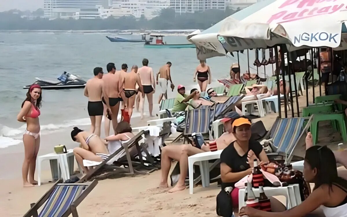 Polizei geht gegen Touristenbetrüger in großangelegter Pattaya-Säuberungsaktion vor