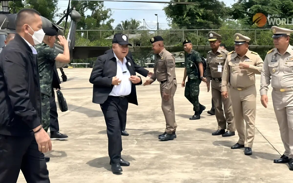 Prawit wongsuwan besucht den ort der feuerwerksexplosion in narathiwat