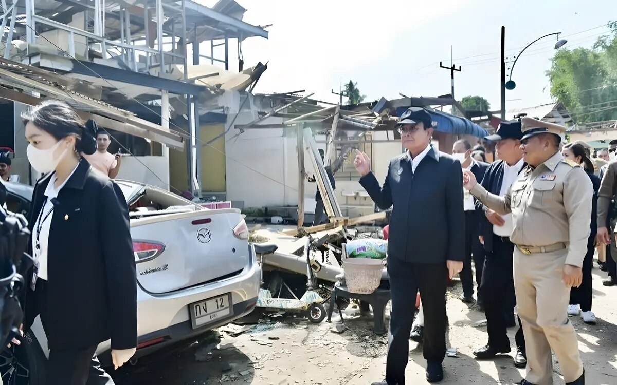 Prayut und anupong troesten die opfer der explosion