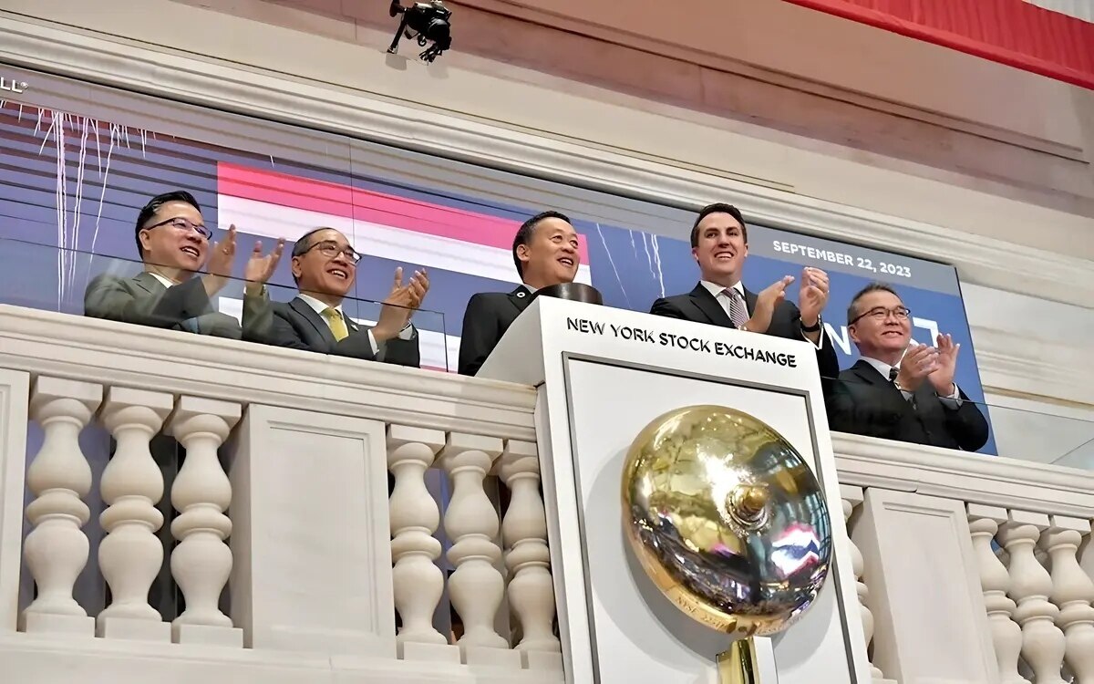 Premierminister besucht new yorker boerse um neue moeglichkeiten fuer thailaendische unternehmen zu