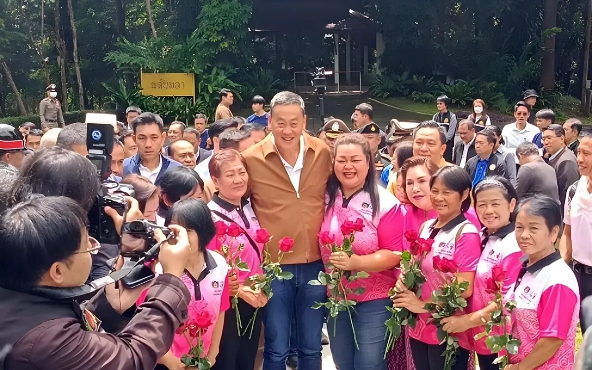 Premierminister und Kabinett erhalten herzlichen Empfang in Chiang Mai