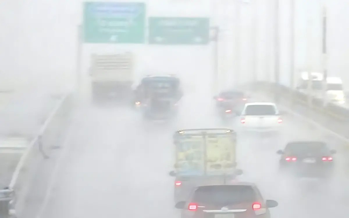 Schockprognose verheerende regenfaelle und flutgefahr in thailands noerdlicher region