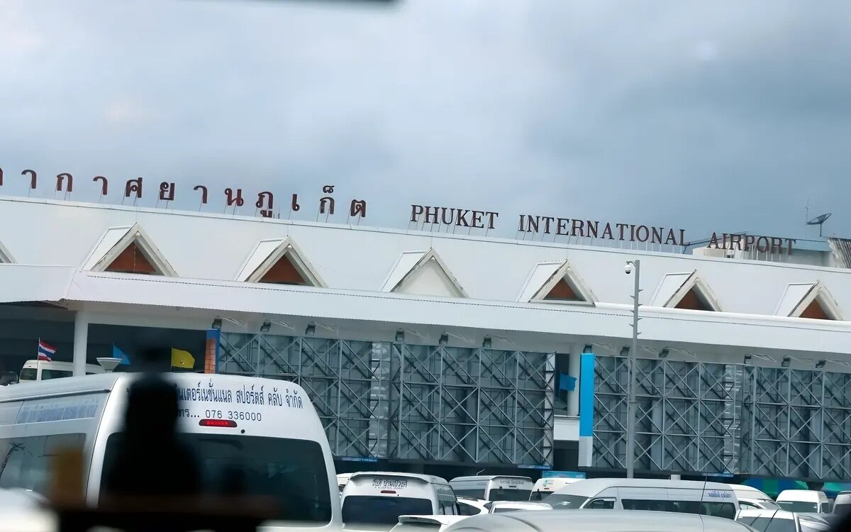 Schweizer tourist stuerzt am flughafen phuket in den tod und sorgt fuer sicherheitsbedenken