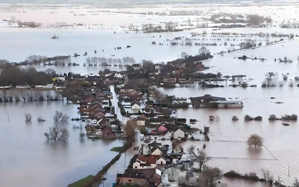 Schwere Hochwasserschäden in Thailand: Unternehmen im Norden und Nordosten ringen um Unterstützung