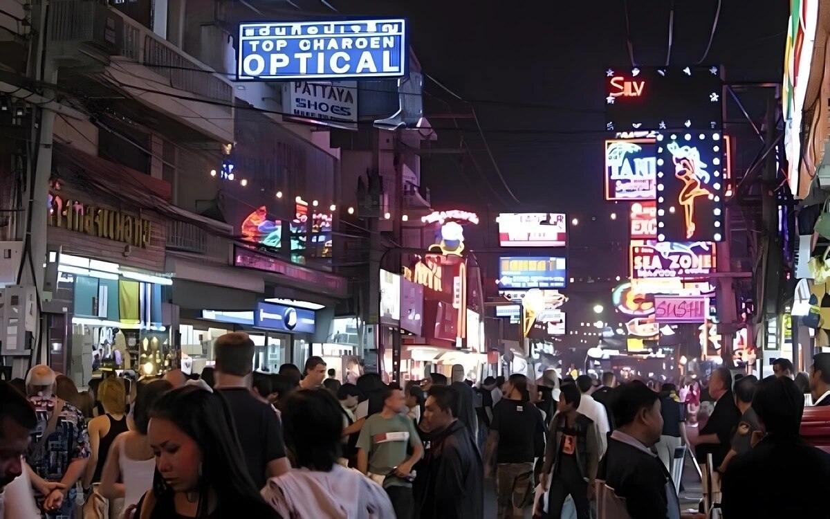 Sicher feiern in thailand 6 essentielle tipps fuer unbeschwerte naechte in den hotspots des