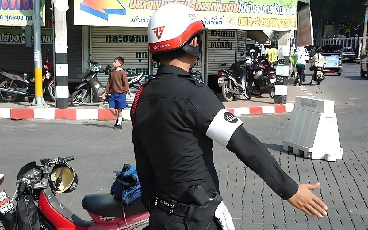 Sicher reisen in Thailand: Unverzichtbare Tipps für stressfreie Polizeibegegnungen - Was Touristen wissen müssen