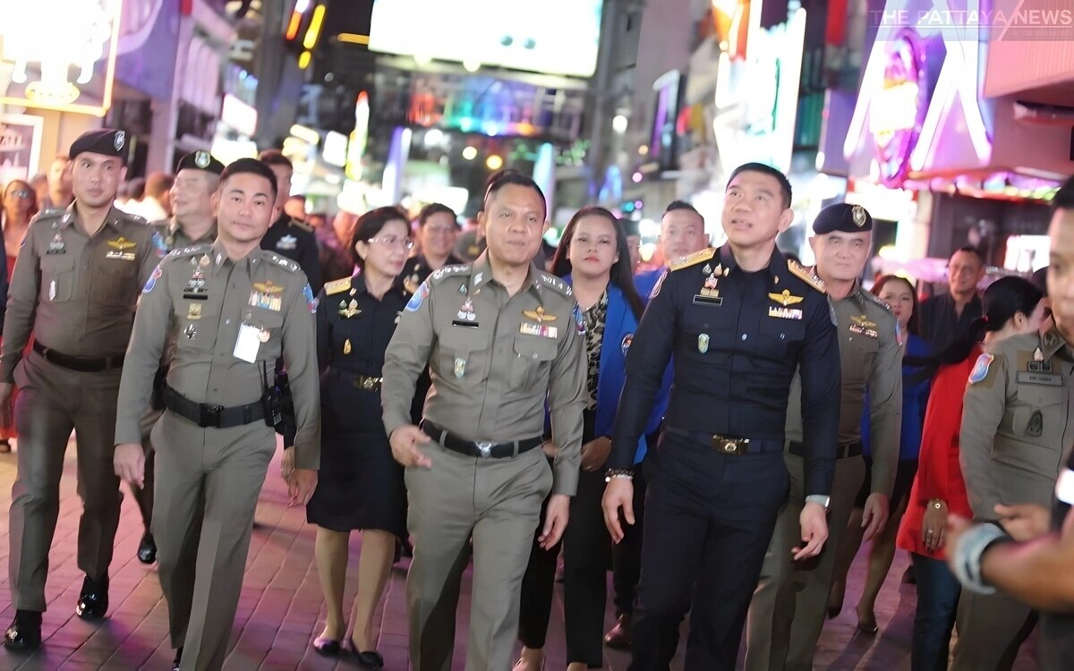 Sicherheit für Touristen in Pattaya: Polizei und Drogenfahnder patrouillieren die Walking Street