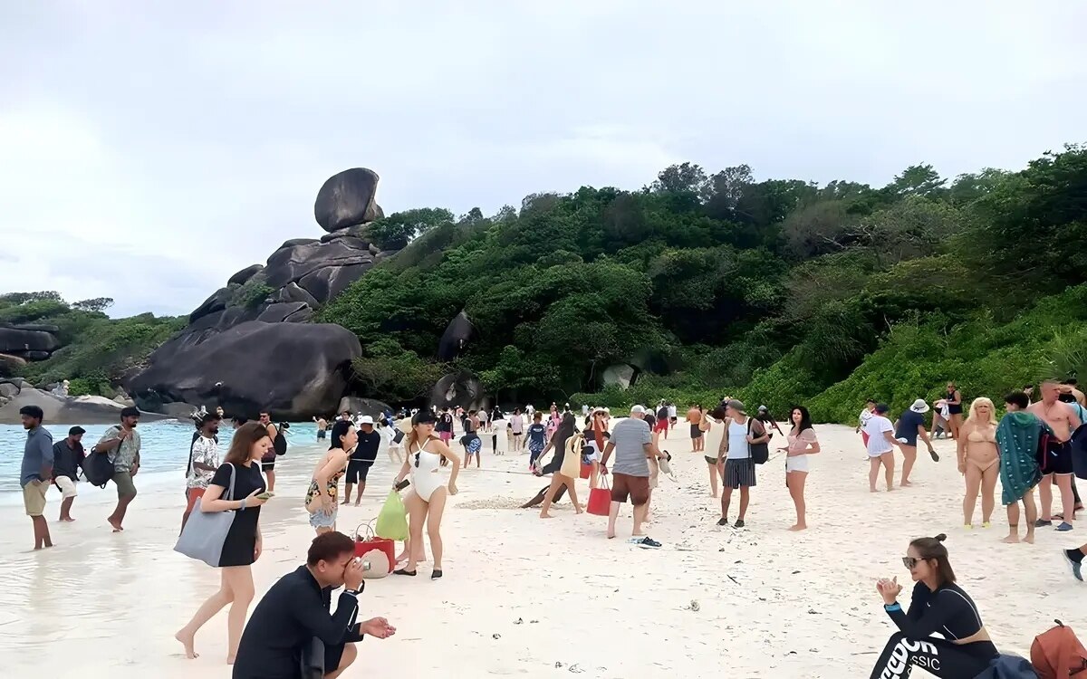 Similan inseln in phang nga ziehen am eroeffnungstag ueber tausend touristen an