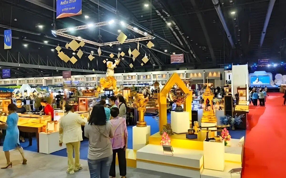 Sinlapachip prathip thai otop messe 2023 wird in impact muang thong thani eroeffnet