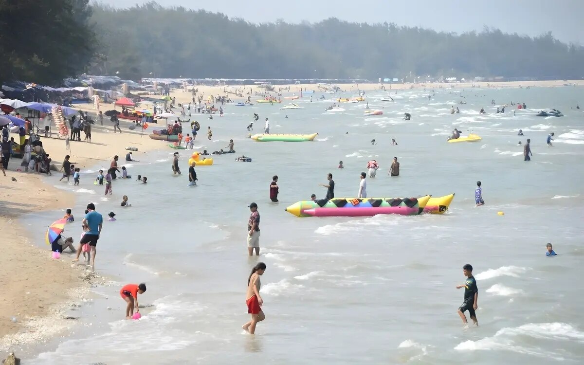 Spektakuläre Enthüllung am Cha-Am Beach voller Touristen - Virales TikTok-Video als falsch entlarvt