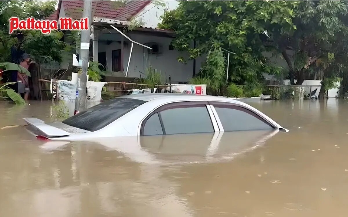 Starker regen loest schwere ueberschwemmungen in pattaya und im bezirk banglamung aus