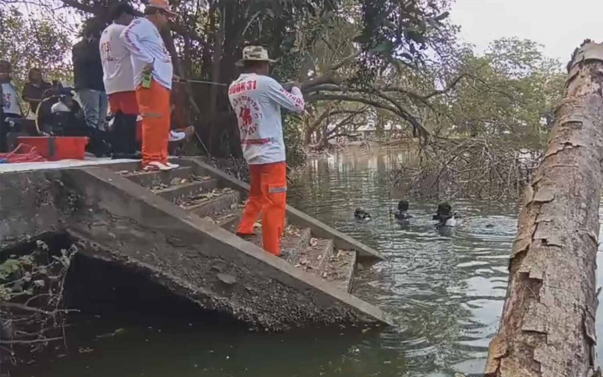 Taucher suchen im see nach vermisster frau