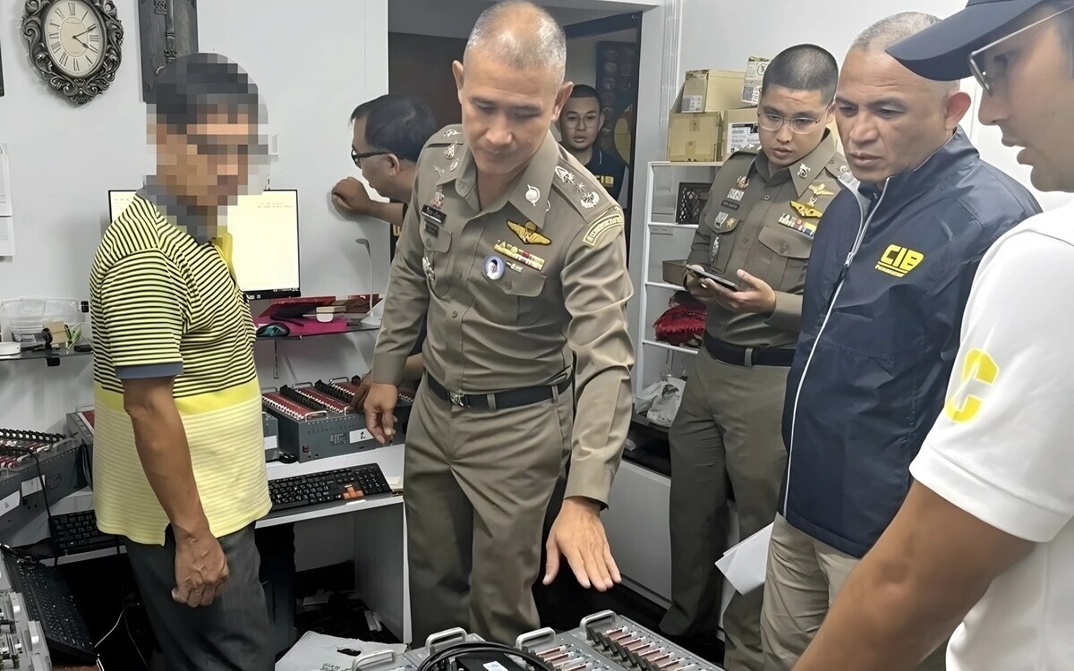 Thailaendische polizei zerschlaegt groesste callcenter betruegerbande mit erheblichen