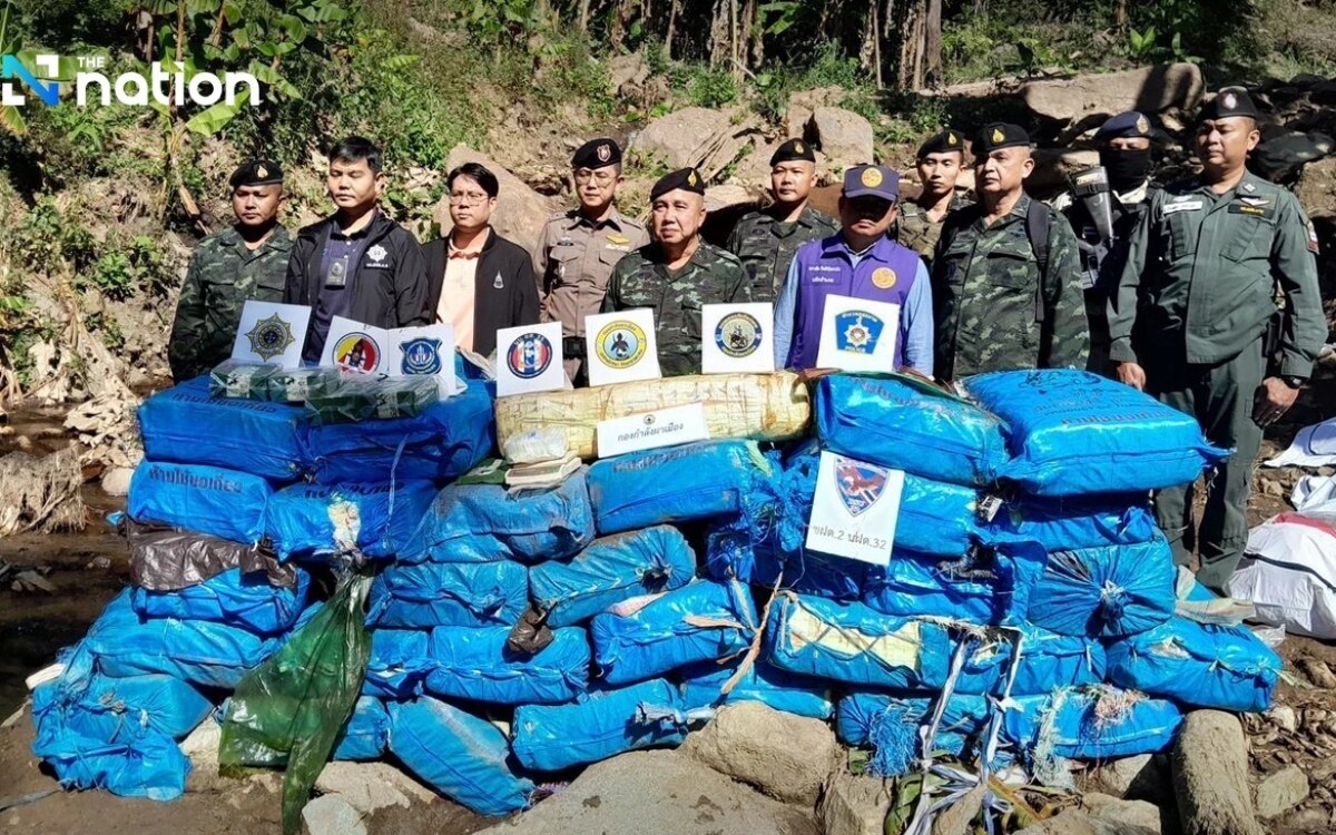 Thailaendische streitkraefte toeten 4 schmuggler 1 tonne meth nahe der grenze zu myanmar