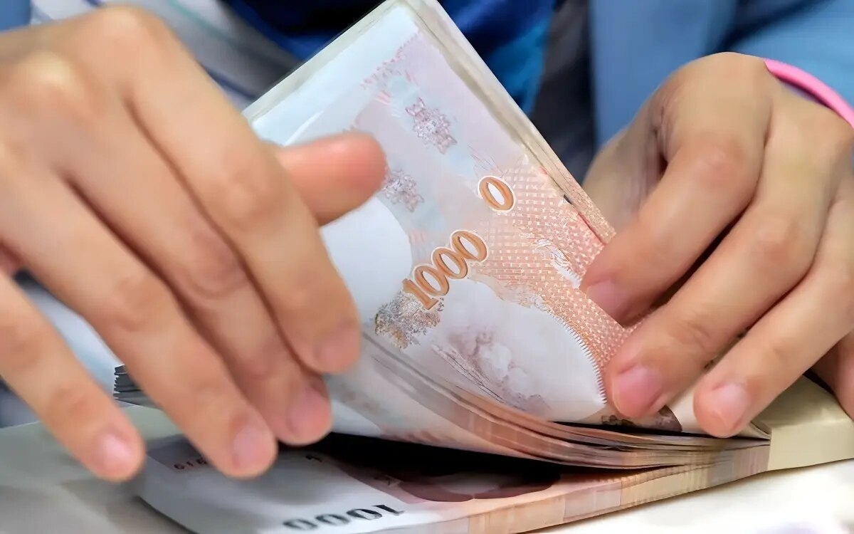 Thailaendischer baht erreicht vier monats hoch starke aufwertung zum us dollar