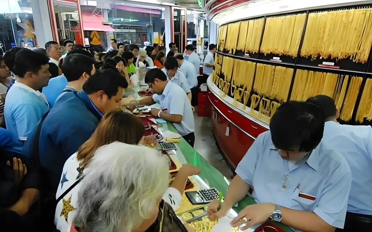 Thailaendischer goldmarkt glaenzt goldpreise angestiegen