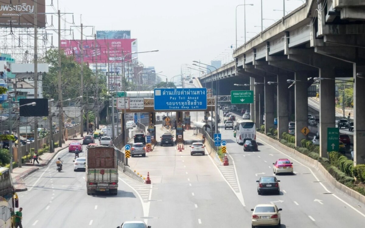 Thailand erlaesst die mautgebuehren fuer das songkran festival um die reisekosten zu senken