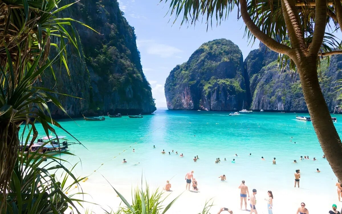 Thailand schliesst beruehmte maya bay bucht leonardo dicaprio paradies wird ab august 2024